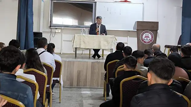 Muş İl Müftüsü İbrahim Yavuz, ÇEDES Projesi Kapsamında Öğrencilerle Buluştu