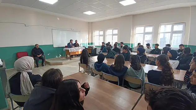 Muş İl Müftüsü Öğrencilerle Manevî Değerler Üzerine Söyleşide Buluştu