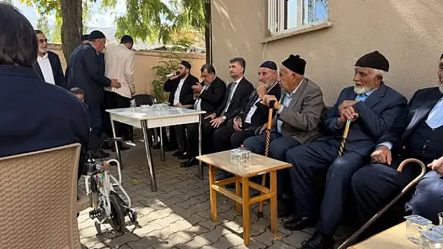 Muş İl Müftüsü Yavuz, Kale Kur'an Kursu Öğreticisinin Acılı Ailesini Ziyaret Etti