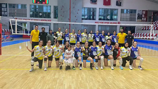 Muş Olimpik Kadın Voleybol Takımı'ndan 3-0'lık Net Galibiyet