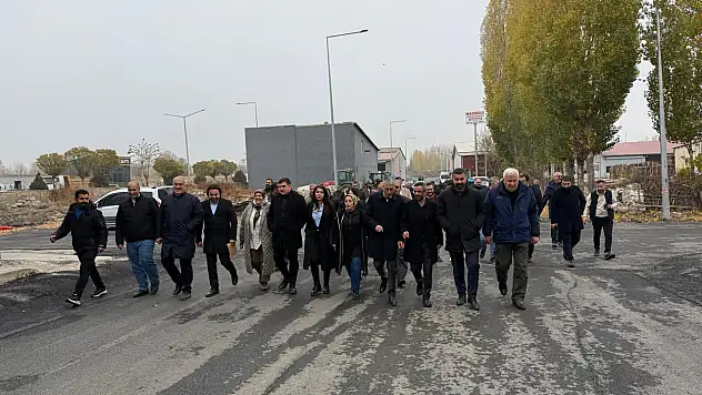 Muş Sanayi Sitesi'nde Yılların Sorunu Çözüldü: Yol ve Altyapı Yenilendi