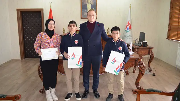 Muş Söğütlü Ortaokulu, Vicdanlı Bilim Yarışması'nda Türkiye Birincisi Oldu