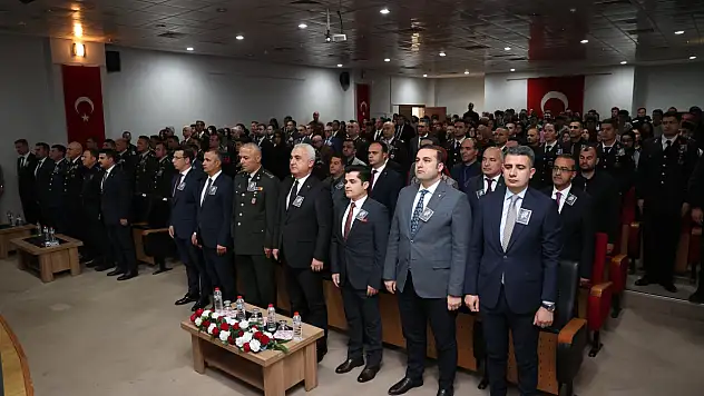 Muş'ta 10 Kasım Atatürk'ü Anma Programı Düzenlendi