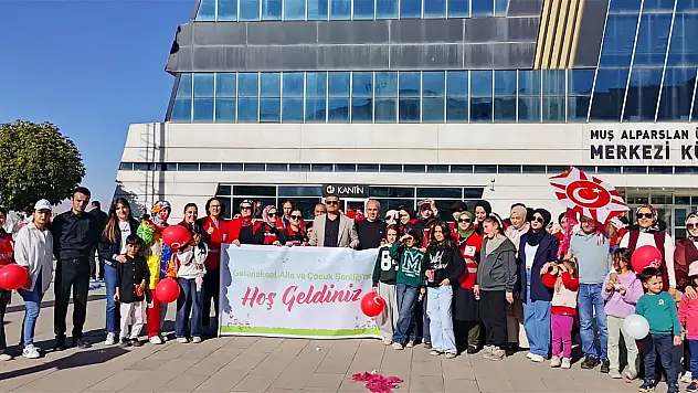 Muş'ta Aile ve Çocuk Şenliği Büyük Coşkuyla Gerçekleştirildi