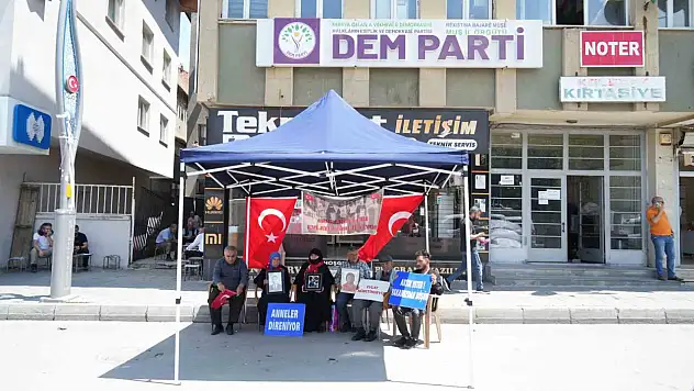 Muş'ta Aileler, Evlat Nöbeti ile Barış Sürecine Umut Bağlıyor