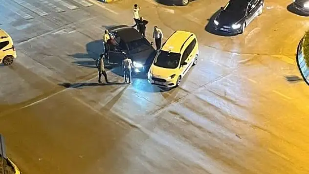 Muş'ta araçlar çarpıştı, şans eseri yaralı yok! Polis inceleme başlattı