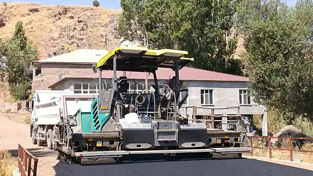 Muş'ta BSK Yol İnşaatı Hız Kesmeden Devam Ediyor