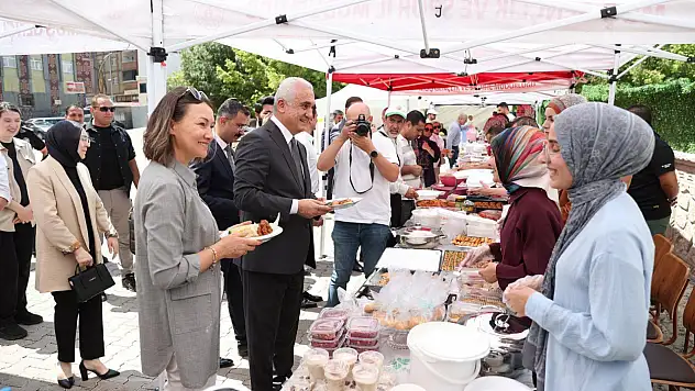 Muş'ta DMD hastası Miraç Ali için düzenlenen yardım kermesi büyük ilgi gördü