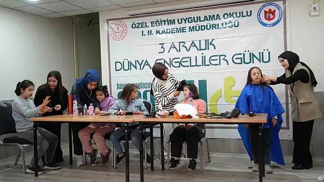 Muş'ta Dünya Engelliler Günü'nde Özel Çocuklara Ücretsiz Saç Bakım Hizmeti Sunuldu