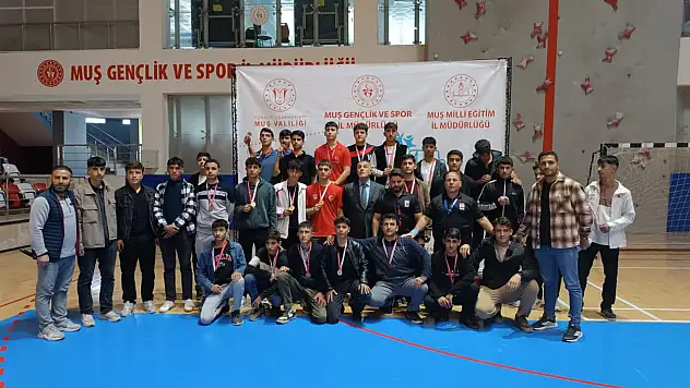 Muş'ta Güreş Gençler-A İl Birinciliği Müsabakaları Sona Erdi
