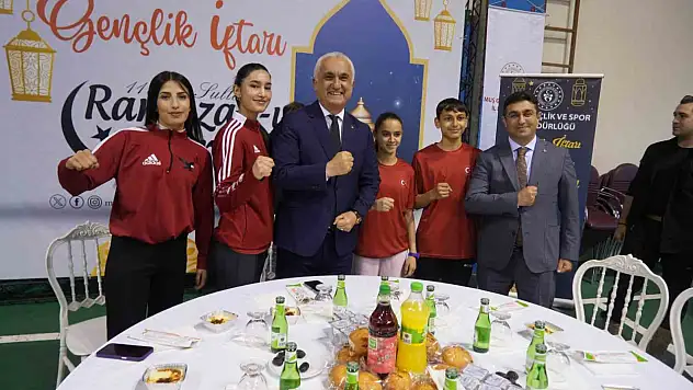 Muş'ta iftar sofrası sporla şenlendi