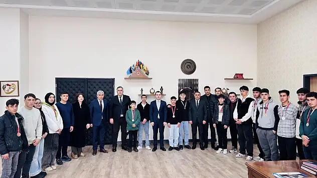 Muş'ta İl Birincisi Sporcular Hasköy Kaymakamlığında Ağırladı