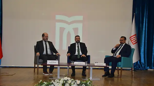 Muş'ta 'İran'da Neler Oluyor?' konulu panel düzenlendi