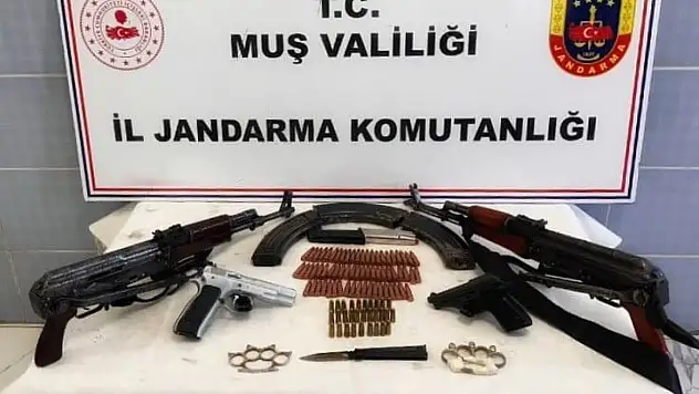 Muş'ta Jandarma Operasyonunda Çok Sayıda Silah ve Mühimmat Ele Geçirildi