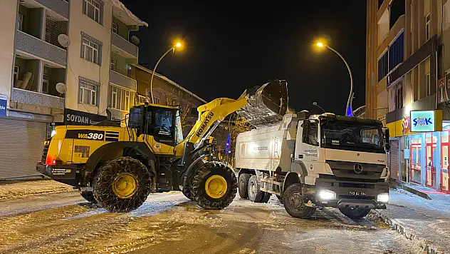 Muş'ta Karla Mücadele Aralıksız Sürüyor