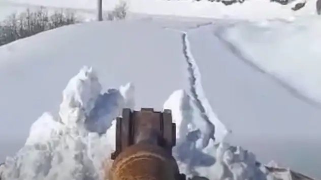 Muş'ta Karla Mücadele Çalışmaları 7/24 Sürüyor