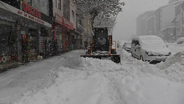 Muş'ta Karla Mücadele Çalışmaları Aralıksız Sürüyor