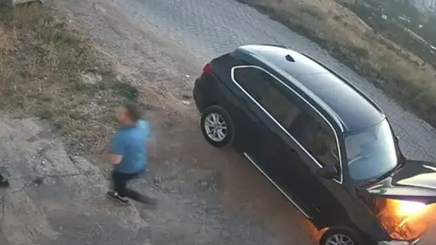 Muş'ta korku dolu anlar: Alev alan araç patladı