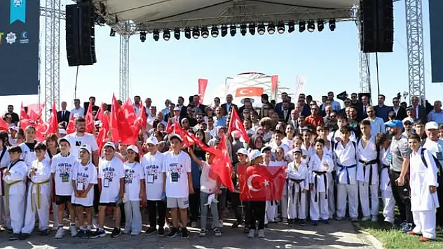 Muş'ta Malazgirt Zaferi'nin 954. Yıl Dönümü Etkinlikleri Coşkuyla Başladı