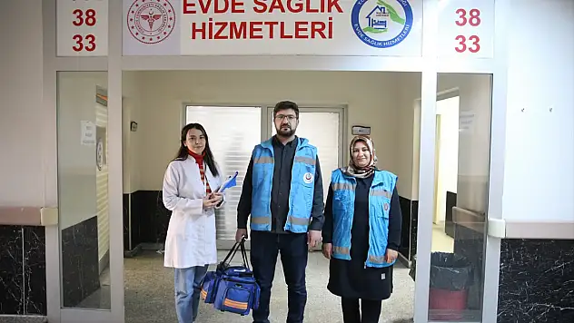 Muş'ta 'Mavi Yelekliler' zorlu coğrafyada şifa dağıtıyor