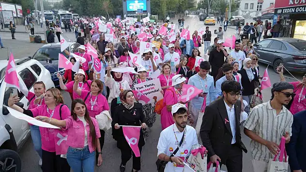 Muş'ta Onkoloji Günleri yürüyüşüyle kanser farkındalığına dikkat çekildi