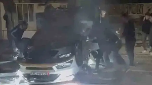 Muş'ta otomobil kazası: 2 yaralı, araçlardan biri takla attı