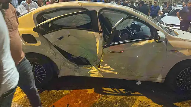 Muş'ta trafik kazası: 3 yaralı, araçlar kaldırıldı