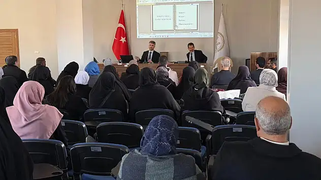 Muş'ta Umre Yolculuğu Öncesi Seminer Düzenlendi