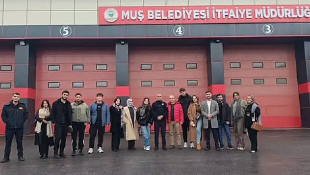Muş'ta Üniversite Öğrencilerine Uygulamalı İtfaiye Eğitimi