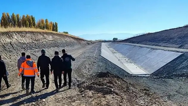 Muş Valisi Avni Çakır, Muş Ovası Pompaj Sulaması Projesinde İncelemelerde Bulundu