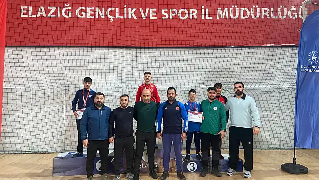 Muşlu Genç Güreşçilerden Elazığ'da Önemli Derece