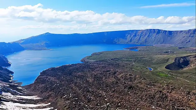 Nemrut Kalderası Turizm Sezonuna Merhaba Dedi: Havadan Büyüleyici Görüntüler