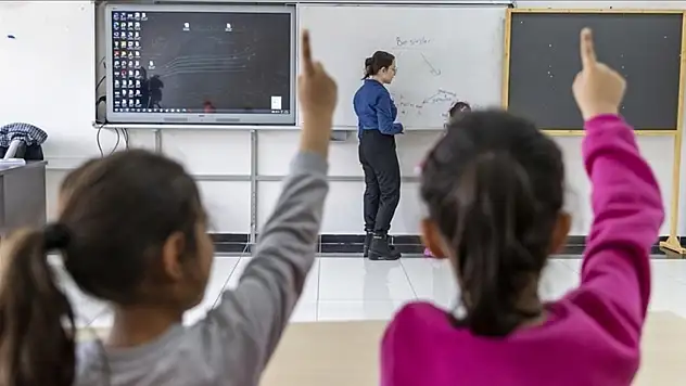 Öğretmen izni ve askerlik önerisi meclis gündeminde