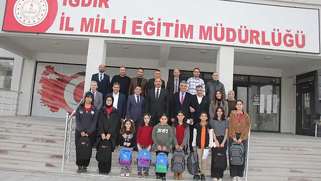 Öğretmen Yarınların Mimarıdır Yarışmasının Kazananları Ödüllerini Aldı
