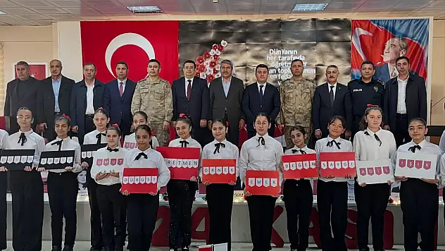 Öğretmenler Günü Patnos'ta anlamlı etkinlikle kutlandı