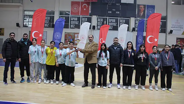 Okul Sporları Gençler Futsal Müsabakaları Iğdır'da Tamamlandı