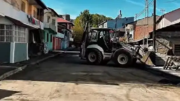 Oltu Belediyesi Aslanpaşa Mahallesi'nde Kaldırım ve Taziye Evi Çalışmalarına Başladı