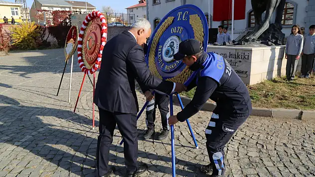 Oltu'da 10 Kasım Atatürk'ü Anma Programı Düzenlendi