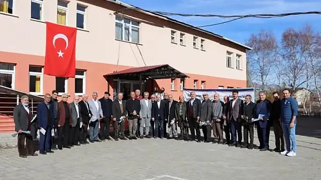 Oltu'da Emekli Öğretmenler Onuruna Kahvaltı Programı Düzenlendi