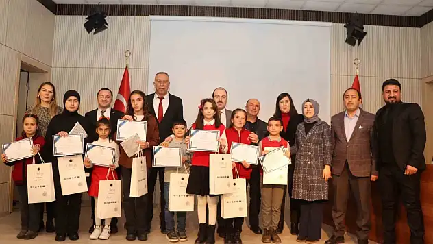 Oltu'da İstiklal Marşı coşkusu