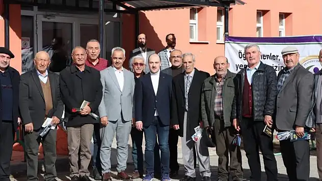 Oltu'da Öğretmenler Günü Etkinliği: Emekli Öğretmenlere Anlamlı Kahvaltı