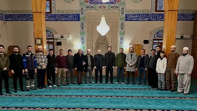 Olur'da Yeni Yılın İlk Sabahında Camilerde Birlik ve Beraberlik Buluşması