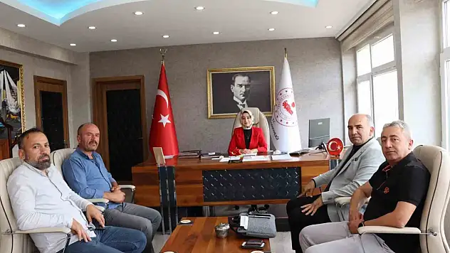 Olur Kaymakamı'ndan Dut Pekmezi Festivali'ne Destek ve Ziyaretçi Heyetine Davet
