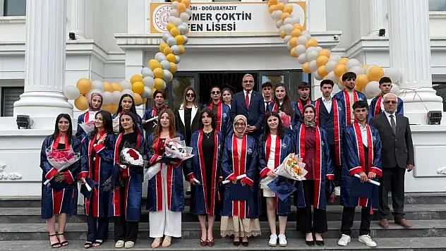 Ömer Çoktin Fen Lisesi'nde ilk mezuniyet coşkusu