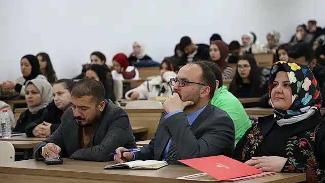 Orta Çağ İslam Dünyasında Müneccimler ve Müneccimlik Müessesesi Konulu Akademik Söyleşi Gerçekleştirildi