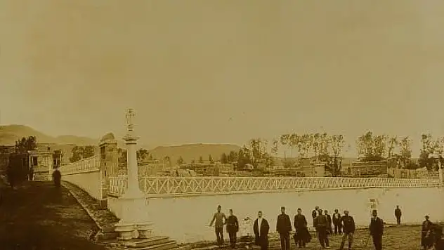 Osmanlı Arşivlerinde Erzurum'un Tarihine Işık Tutan Fotoğraf Açığa Çıkarıldı