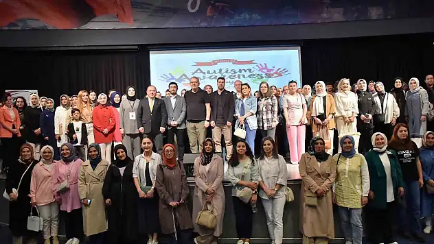 Otizm Farkındalık Eğitimi'yle Öğretmenler Desteklendi, Eğitimde Farkındalık Artırıldı
