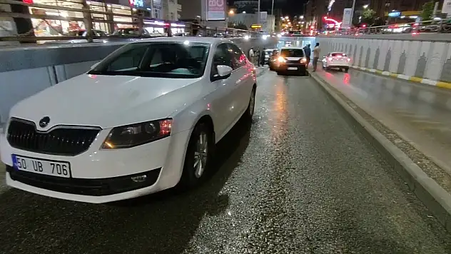 Köprülü Kavşakta Feci Zincirleme Trafik Kazası: Birçok Araç Birbirine Girdi