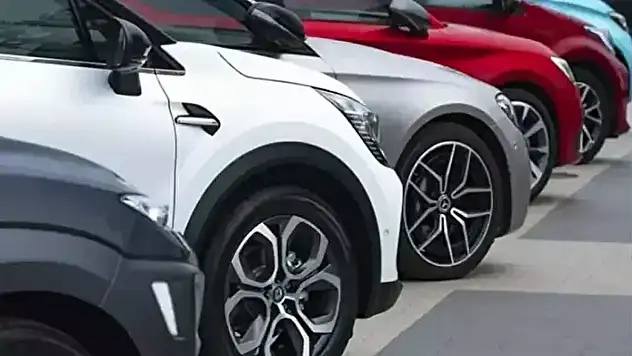 Otomobil Pazarında Değişim Rüzgarları: Zam ve İndirim Yapılacak Modeller Açıklandı!