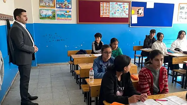 Özalp Kaymakamı Rahmi Bulut, Etüt Sınıflarını Ziyaret Etti